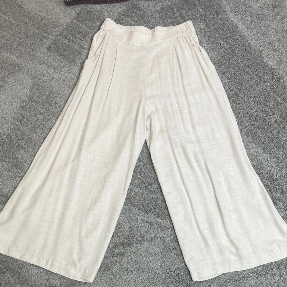 Cream Wide Leg High Waist Cropped Pull On Pant with Pockets H & M Size 8